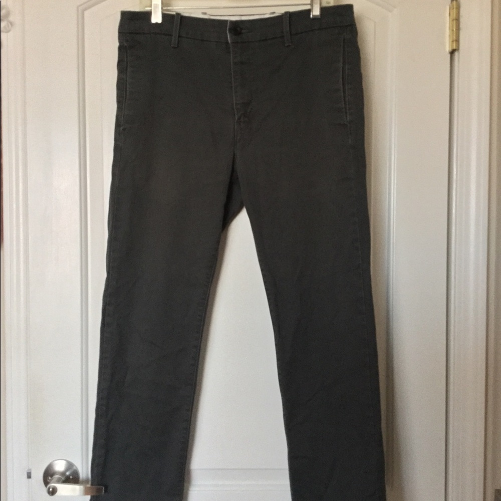 LEVI’S Chinos pants